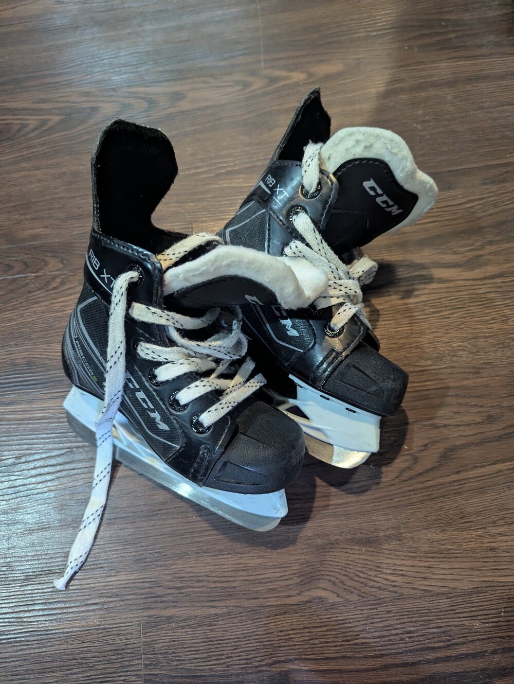 CCM Black and White Youth Hockey Skates Size 9Y